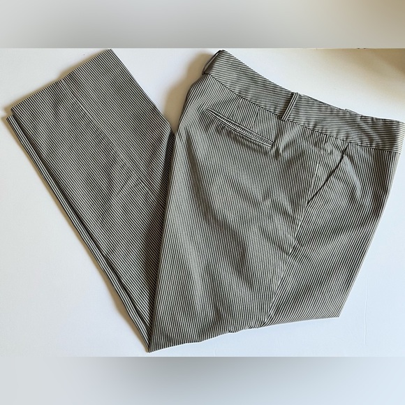 Norma Kamali• Cropped Ankle Trousers•Sz 10 - Picture 12 of 12